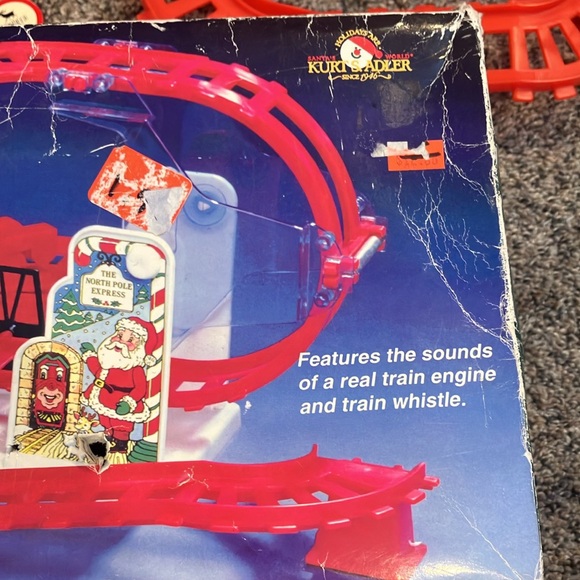 The North Pole Express semi-working -possibly fixable? 4 parts? Santa Train - Picture 10 of 13